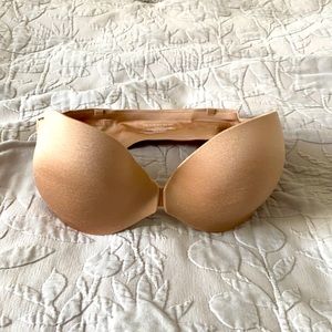 Victoria’s Secret strapless bra